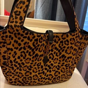 Saint Laurent Le 5 A 7 Bea Leopard Print Tote Bag